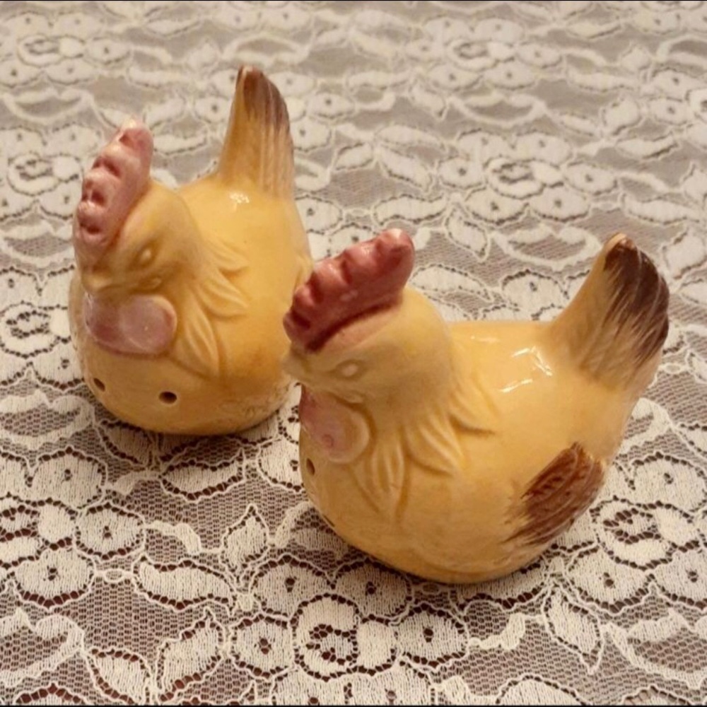 Vintage Hen Salt and Pepper Shakers